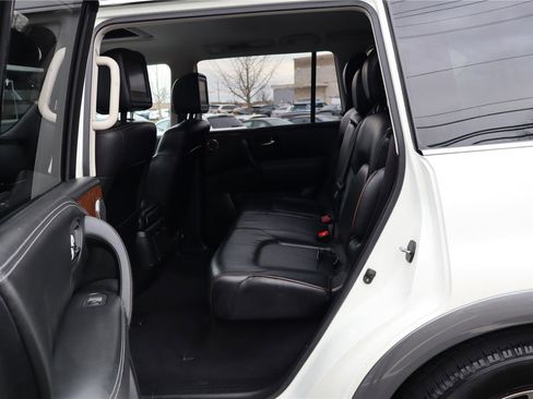 Used 2018 Nissan Armada Platinum w/ Interior Lighting Package image 26