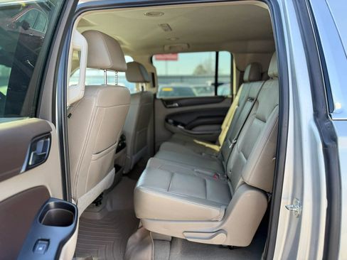 Used 2019 Chevrolet Suburban LT image 22