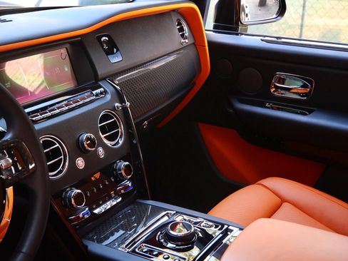 Certified 2024 Rolls-Royce Cullinan Black Badge image 24