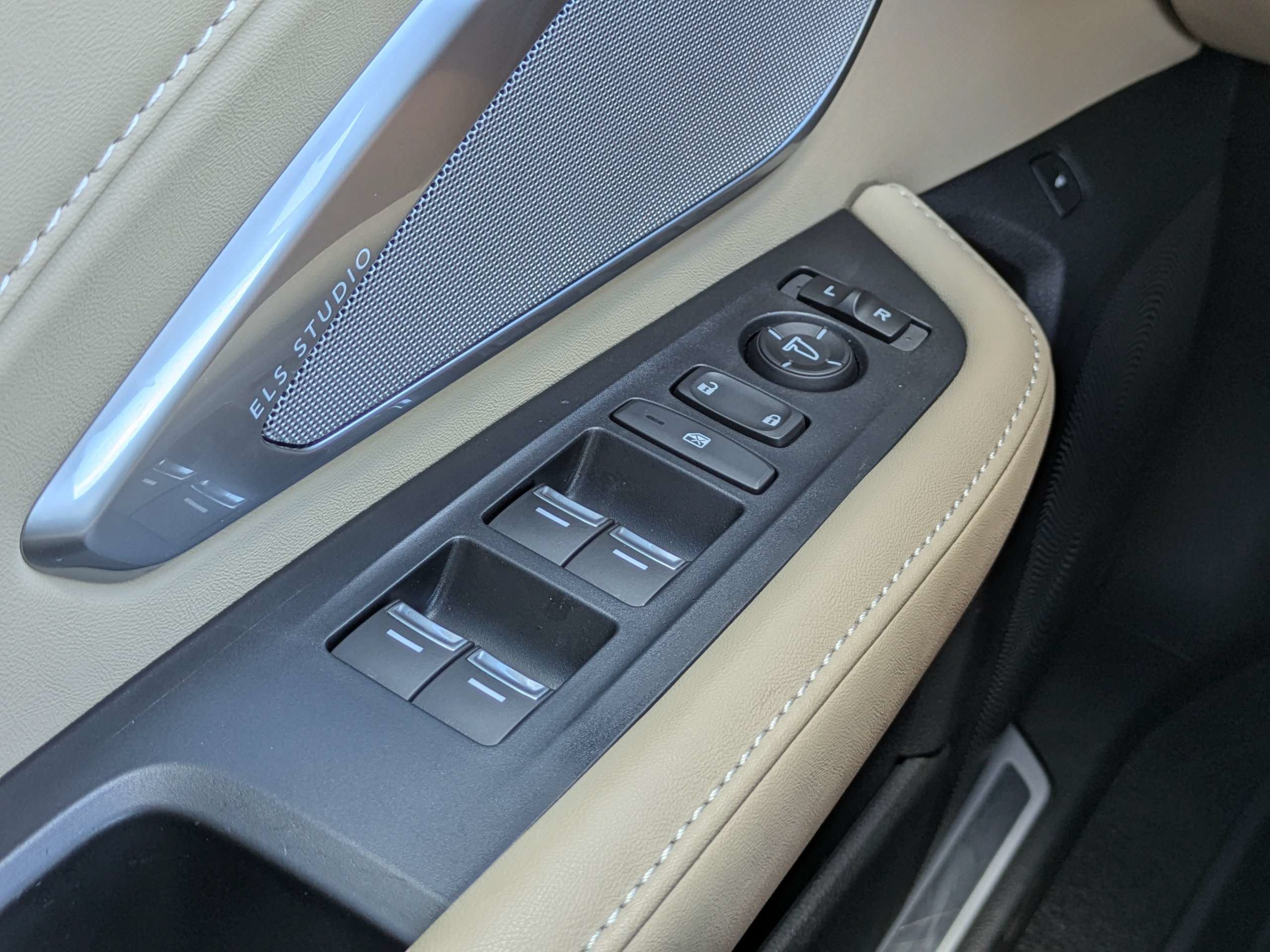 Used 2023 Acura RDX w/ Technology Package FWD image 26