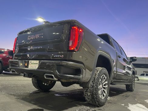 Used 2023 GMC Sierra 1500 AT4 image 12