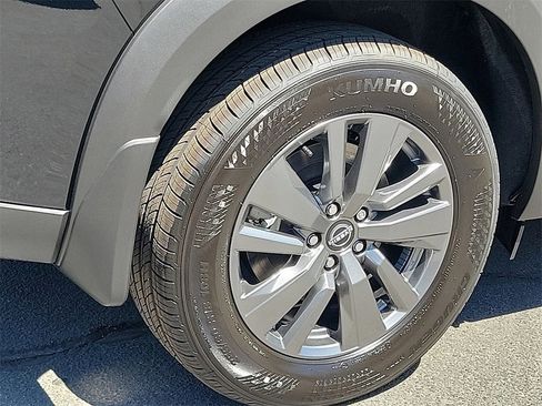 New 2025 Nissan Pathfinder SV image 3