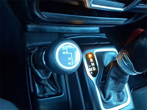 Used 2022 Jeep Wrangler Sport image 29