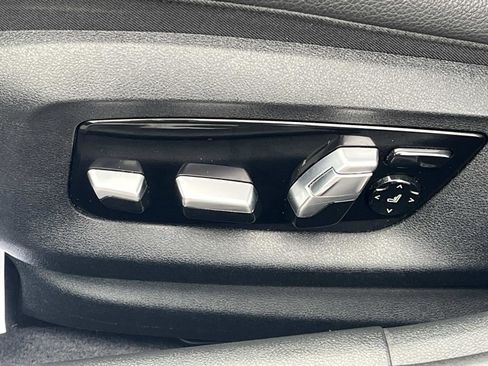 Used 2019 BMW 530i xDrive image 29