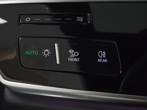 New 2025 Audi A8 L 3.0T image 23