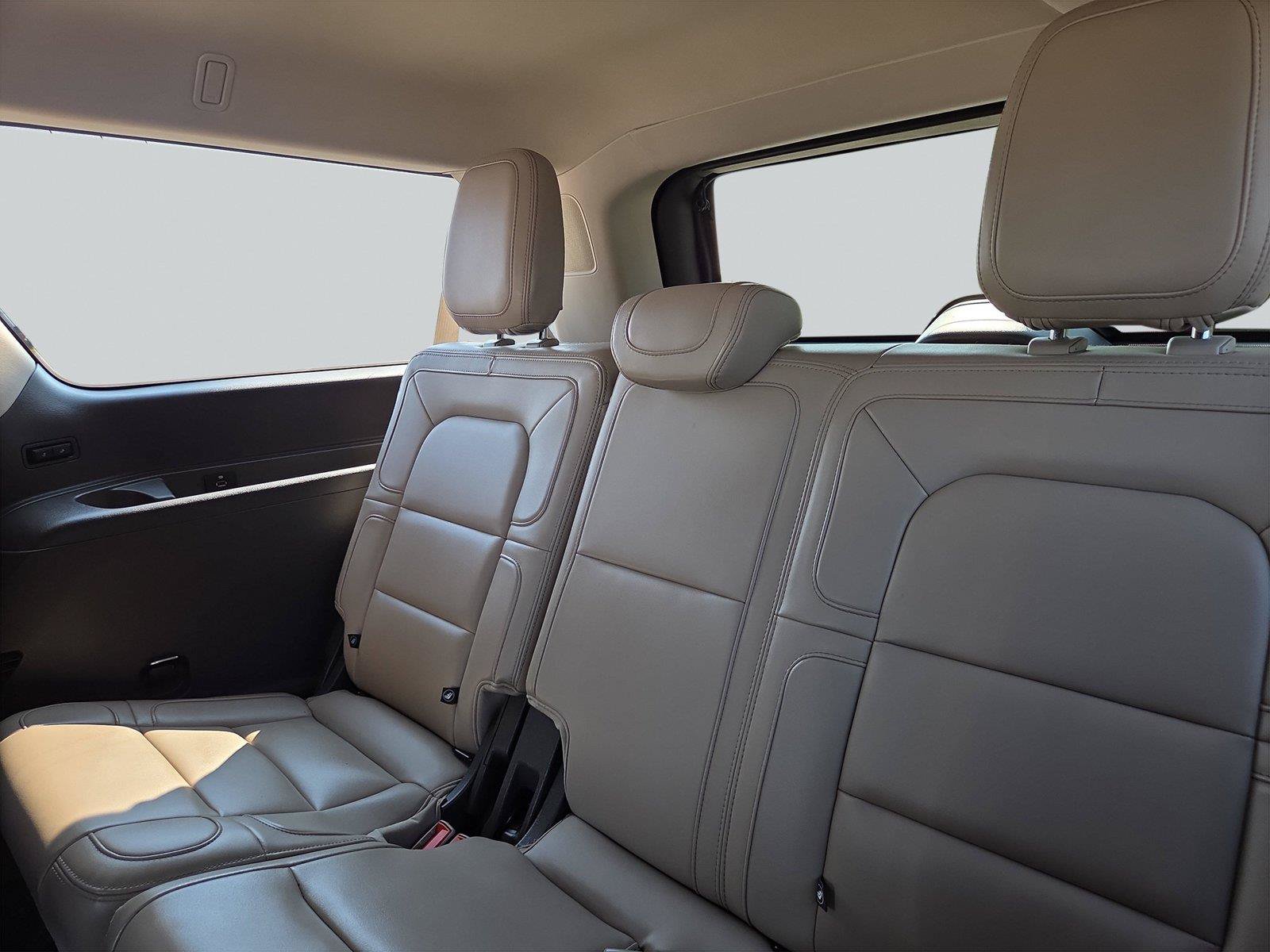 Used 2022 Lincoln Navigator L Reserve AWD/4WD image 31