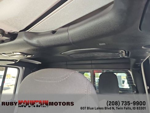 Used 2023 Jeep Gladiator Rubicon w/ Cold Weather Group image 14