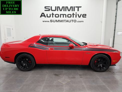 Used 2010 Dodge Challenger R/T RWD image 1