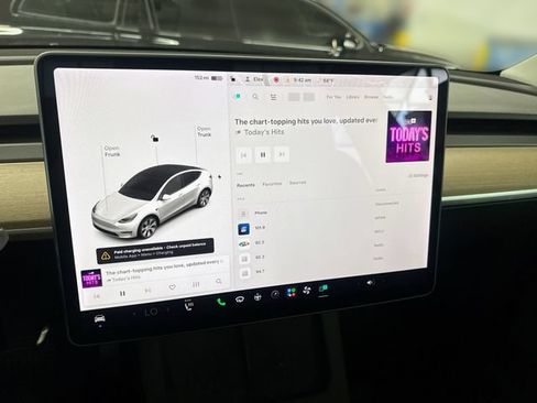 Used 2021 Tesla Model Y Long Range AWD/4WD image 13