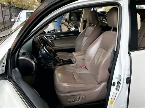 Used 2020 Lexus GX 460 Luxury image 7