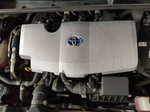 Used 2016 Toyota Prius Four Touring w/ Premium Convenience Package image 30