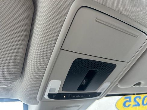 Used 2025 Honda CR-V EX image 29