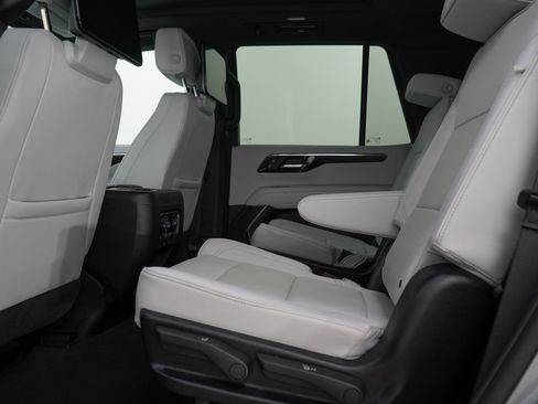 Used 2025 Chevrolet Tahoe Premier AWD/4WD image 20