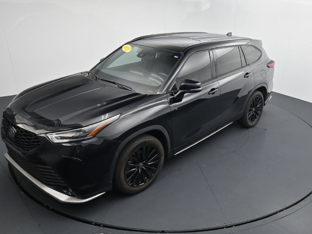 Used 2023 Toyota Highlander XSE FWD image 26