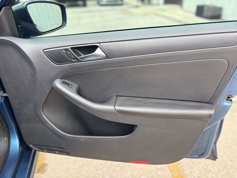 Used 2016 Volkswagen Jetta S image 12