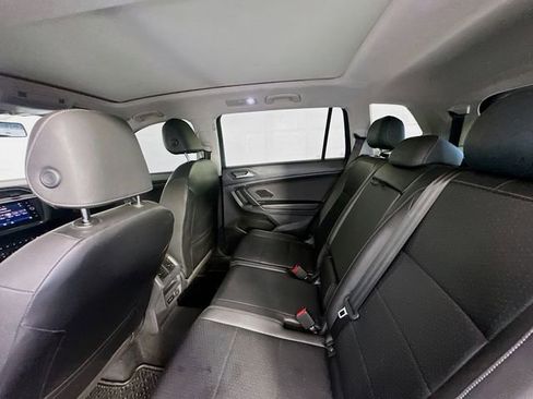 Used 2019 Volkswagen Tiguan SE w/ Panoramic Sunroof Package FWD image 25