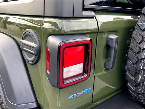 Certified 2023 Jeep Wrangler Unlimited AWD/4WD image 25