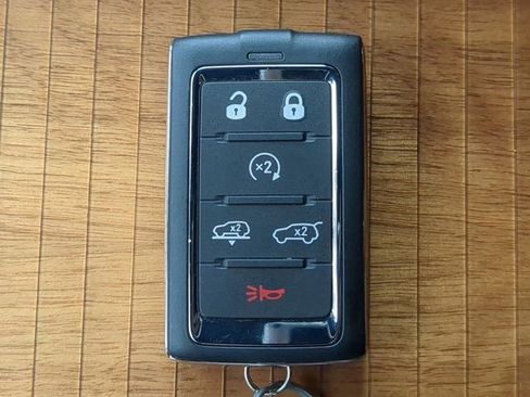 Used 2025 Jeep Grand Wagoneer Series III w/ Rear Seat Video Group 1 AWD/4WD image 38