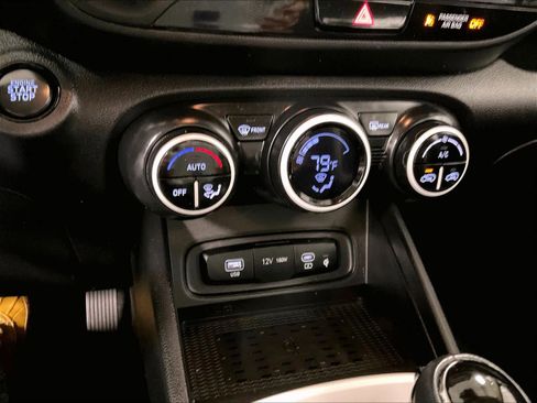 Used 2024 Hyundai Venue Limited image 26