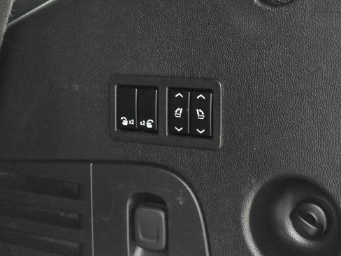 Used 2019 Cadillac Escalade Premium Luxury image 29