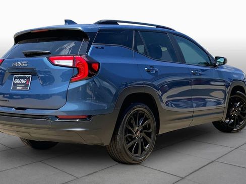 Used 2024 GMC Terrain SLE w/ Driver Convenience Package FWD image 13