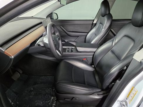 Used 2021 Tesla Model Y Long Range image 13