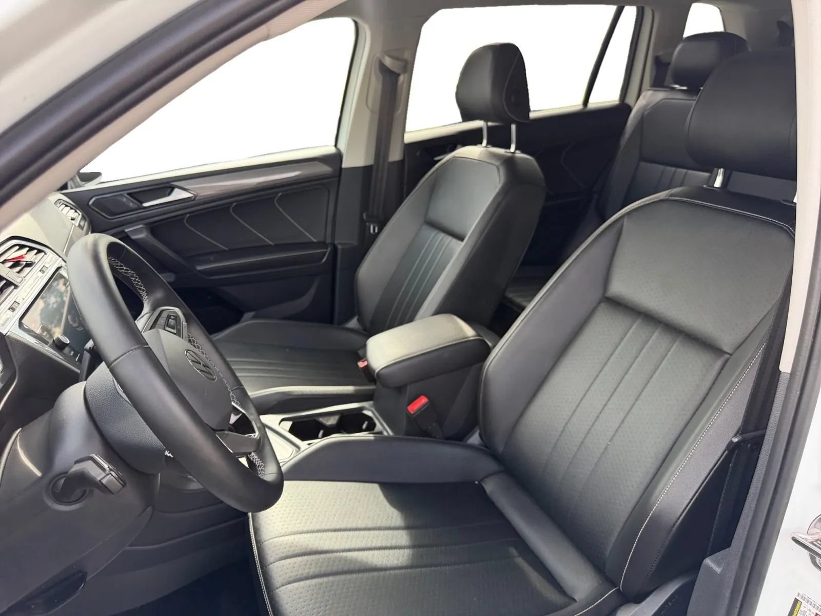 Used 2022 Volkswagen Tiguan SE FWD image 12
