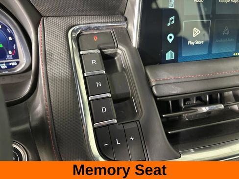 Used 2024 Chevrolet Suburban RST w/ Luxury Package AWD/4WD image 18