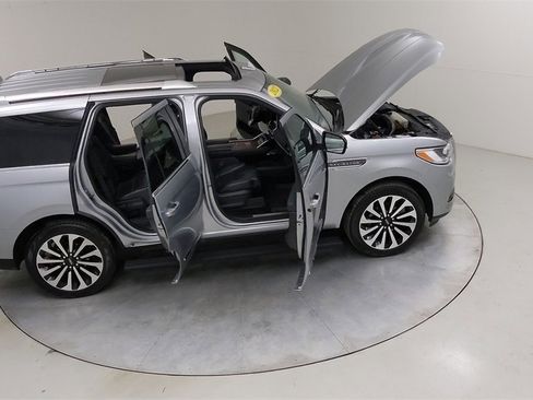 Used 2022 Lincoln Navigator Reserve image 52