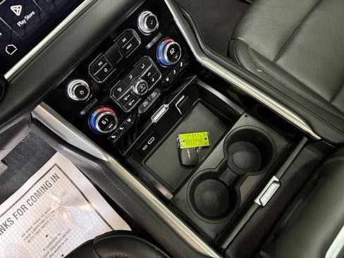 Used 2024 GMC Yukon Denali w/ Advanced Technology Package AWD/4WD image 27
