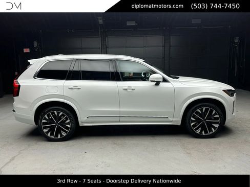 Used 2025 Volvo XC90 T8 Ultra w/ Protection Package Premier image 7