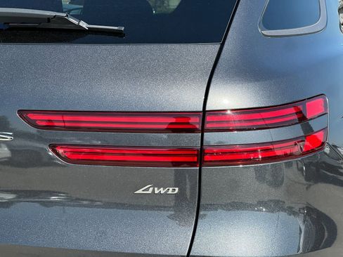 Used 2023 Genesis GV70 2.5T w/ Sport Prestige Package image 29