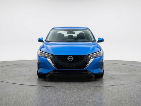 Used 2025 Nissan Sentra SV image 2