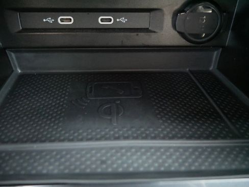 Certified 2024 Volkswagen Tiguan SE R-Line image 29