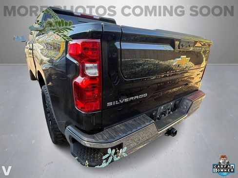 Used 2024 Chevrolet Silverado 1500 LT w/ Leather Package image 3