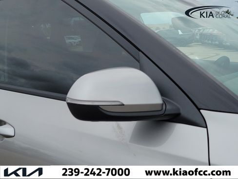 New 2026 Kia Seltos S FWD image 8
