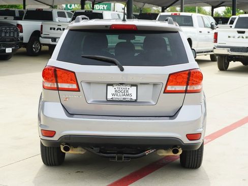 Used 2019 Dodge Journey SE w/ Connectivity Group AWD/4WD image 4