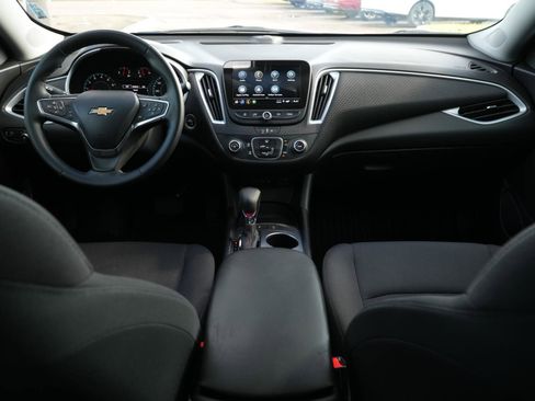 Used 2025 Chevrolet Malibu RS FWD image 15
