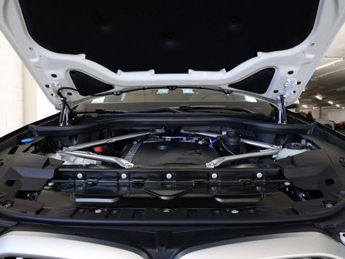 New 2026 BMW X5 sDrive40i image 31