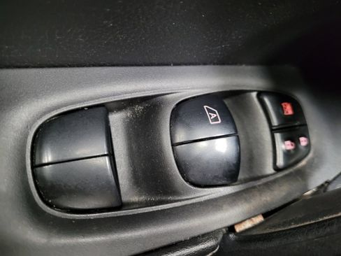 Used 2021 Nissan Rogue Sport S image 27