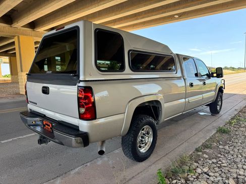 Used 2006 Chevrolet Silverado 2500 LT RWD image 3