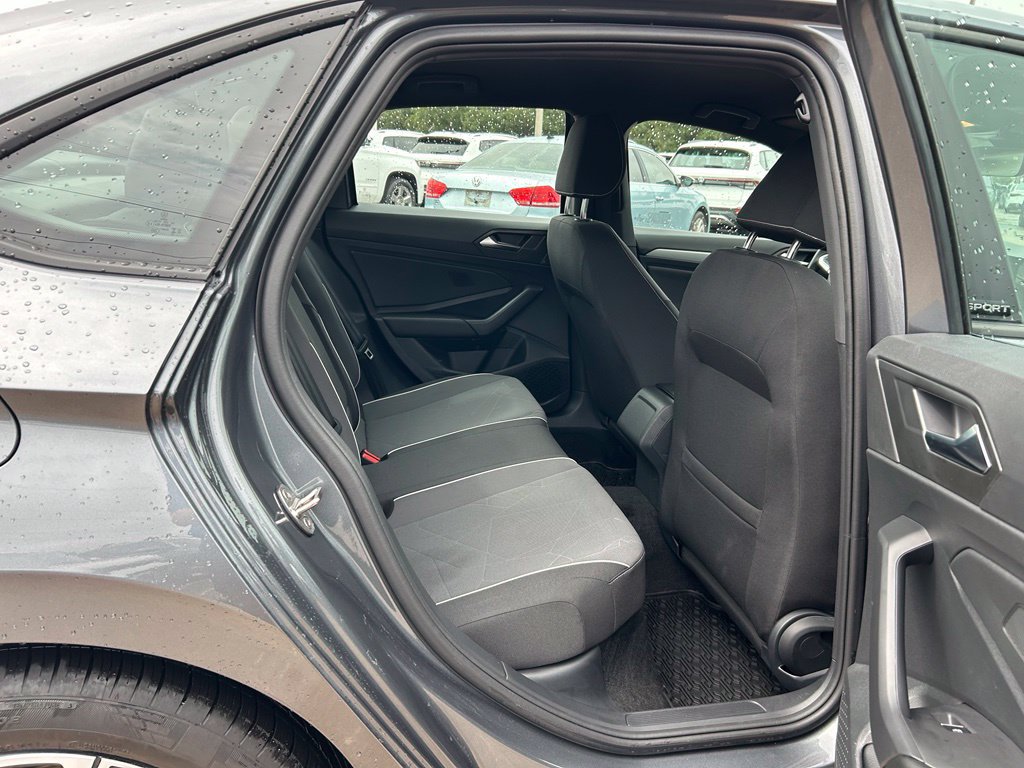 Used 2026 Volkswagen Jetta SE FWD image 39