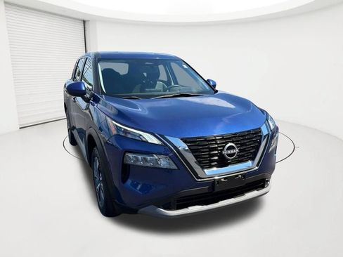 Used 2023 Nissan Rogue SV FWD image 3