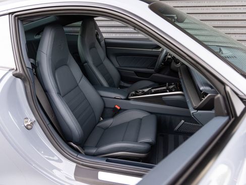 Certified 2024 Porsche 911 Carrera image 31