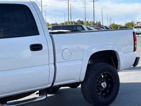 Used 2004 GMC Sierra 2500 SLE w/ Heavy-Duty Power Package AWD/4WD image 7