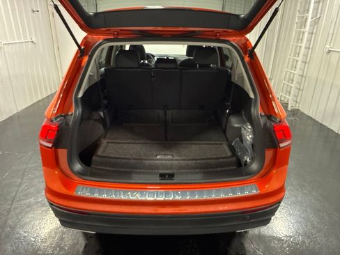 Used 2019 Volkswagen Tiguan SE w/ Panoramic Sunroof Package FWD image 38
