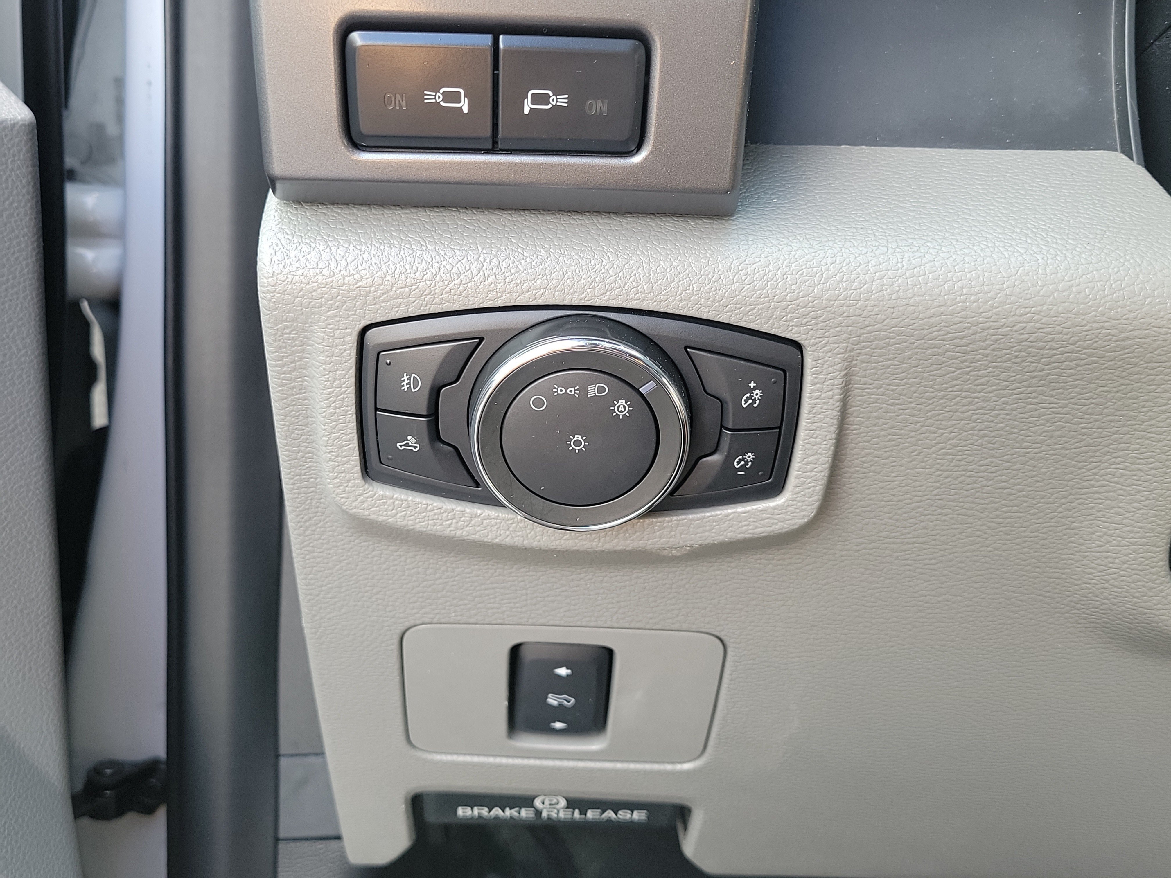 Used 2019 Ford F250 XLT w/ XLT Premium Package AWD/4WD image 27