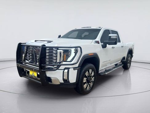 Used 2024 GMC Sierra 2500 Denali w/ Denali Reserve Package AWD/4WD image 1