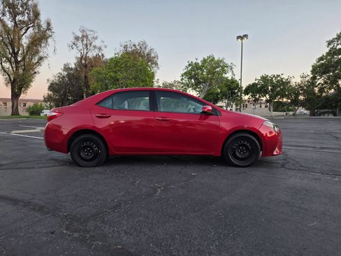 Used 2016 Toyota Corolla LE FWD image 4