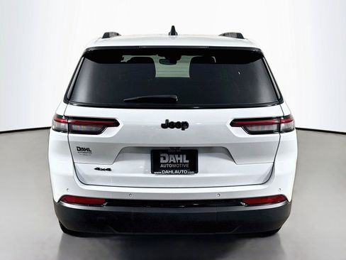 Used 2023 Jeep Grand Cherokee L Laredo AWD/4WD image 12